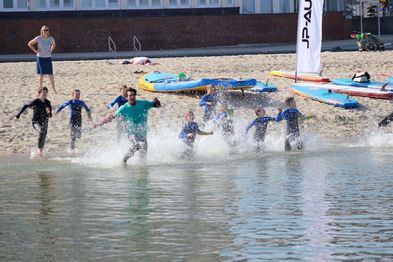 Wasserspaß im SUP Feriencam zur Sommerferienzeit