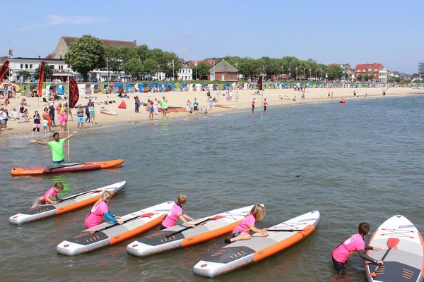 Damen Sprint Rennen beim Amateur SUP CUP an der Nordsee in Wyk auf Föhr