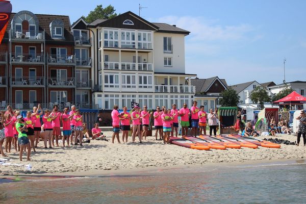 Anfeuern beim Amateur SUP CUP an der Nordsee in Wyk auf Föhr